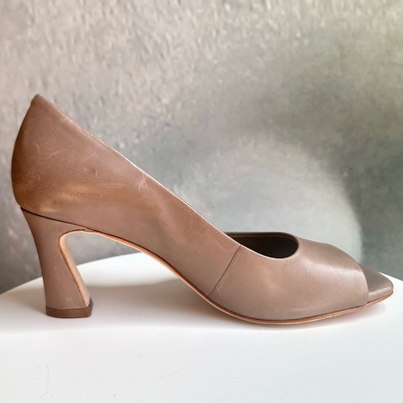 🌸BERNARDO🌸 Nieve D’orsay Pumps Size: 6M - Picture 4 of 16